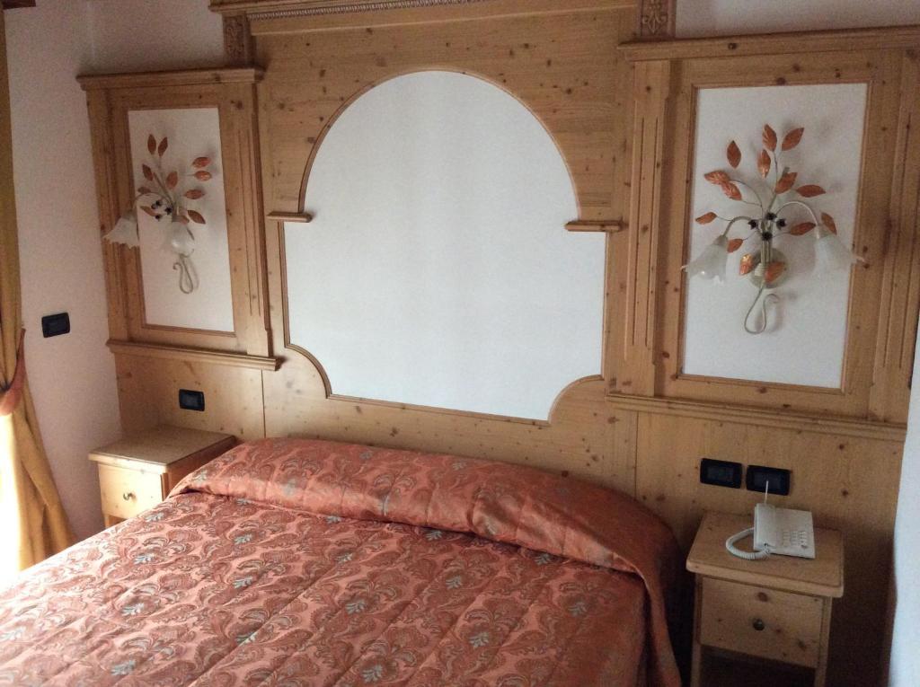 Residence Garni Il Giglio Commezzadura Ruang foto