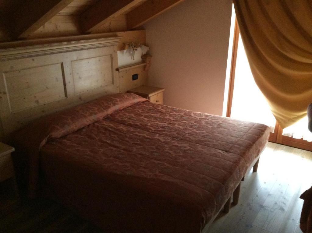 Residence Garni Il Giglio Commezzadura Ruang foto
